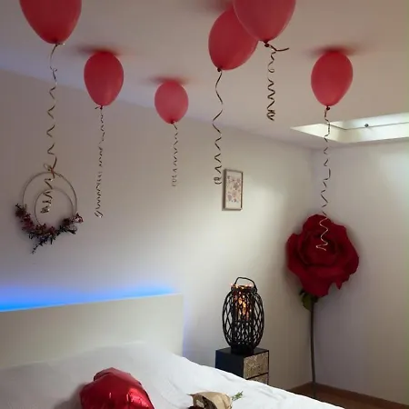 Appartement Le Jardin Secret Pool And Lasne